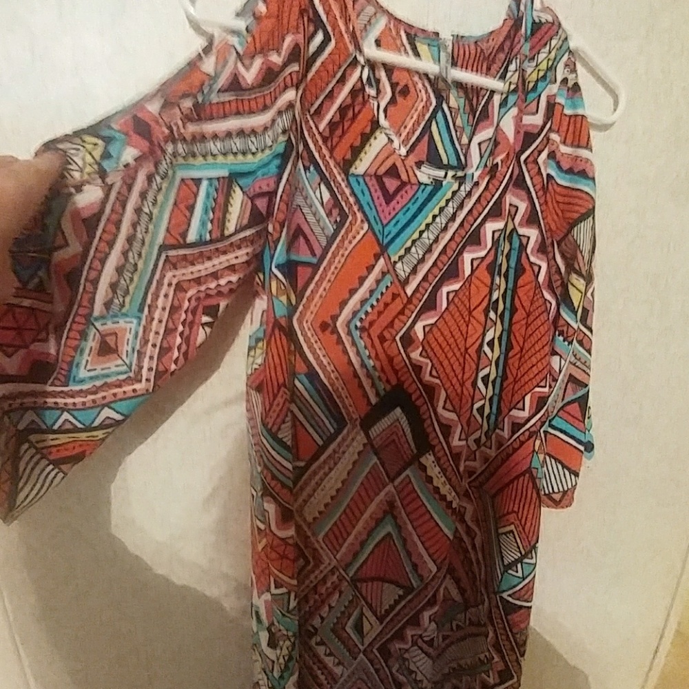 Stunning cold open shoulder midi length dress